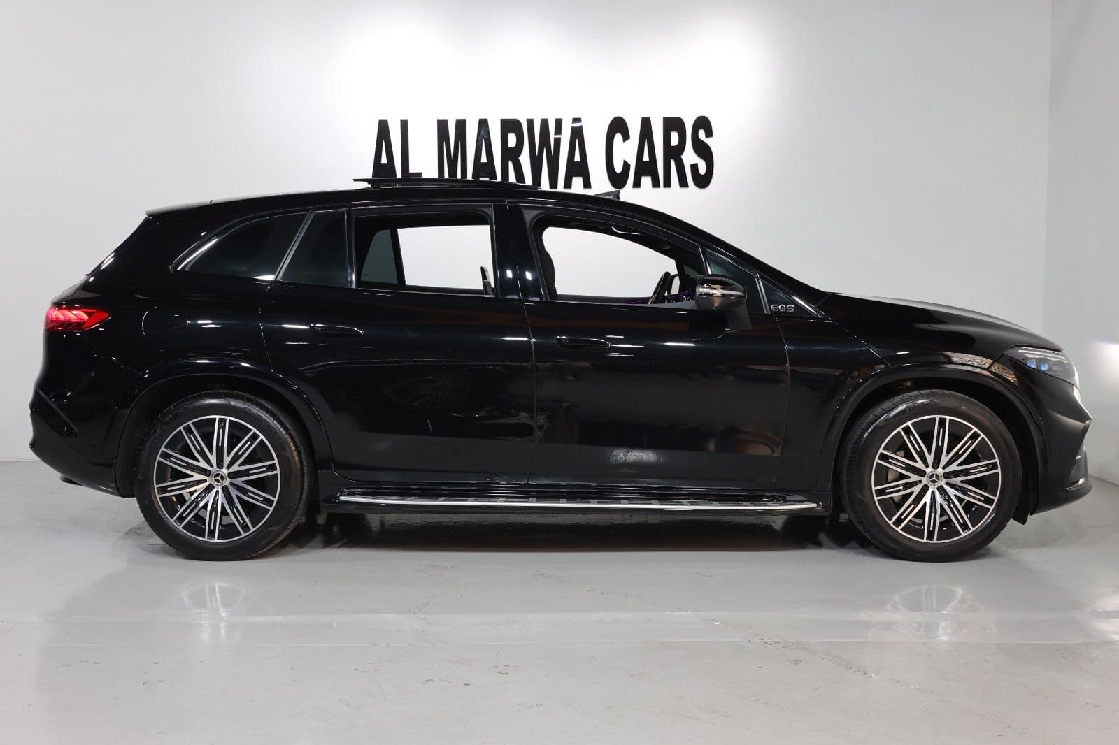 2023 Mercedes-Benz EQS 450 4MATIC. - Thumbnail 4