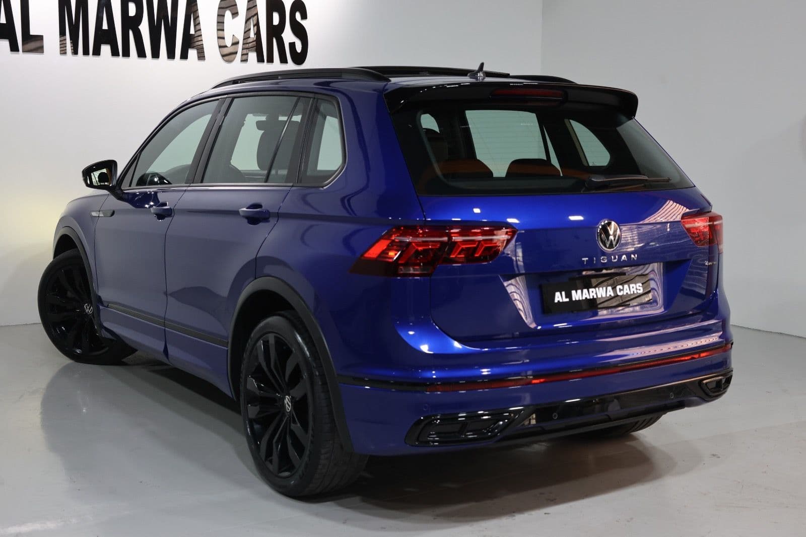 2021 Volkswagen Tiguan R-Line  - Thumbnail 4