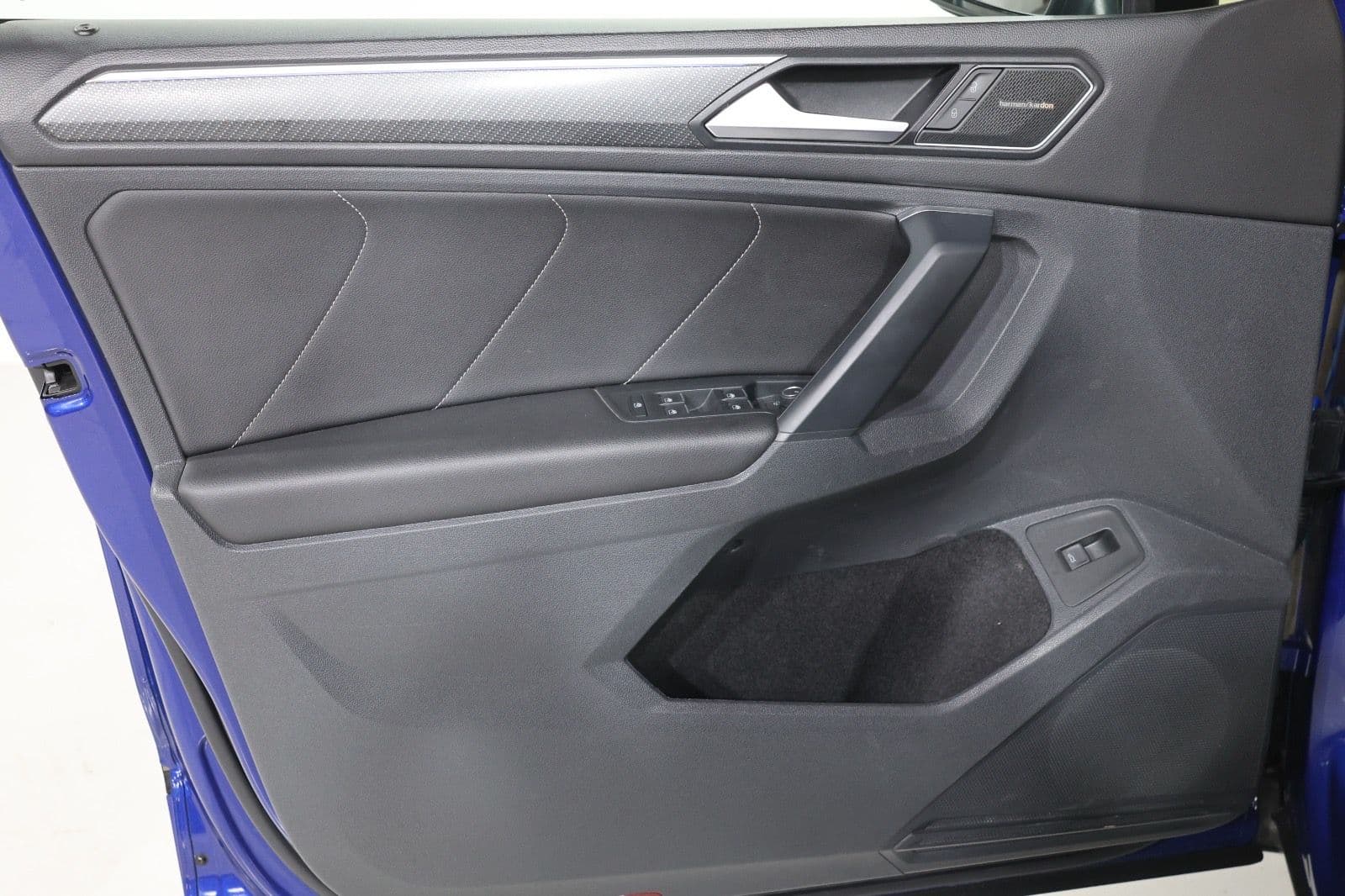 2021 Volkswagen Tiguan R-Line  - Thumbnail 8