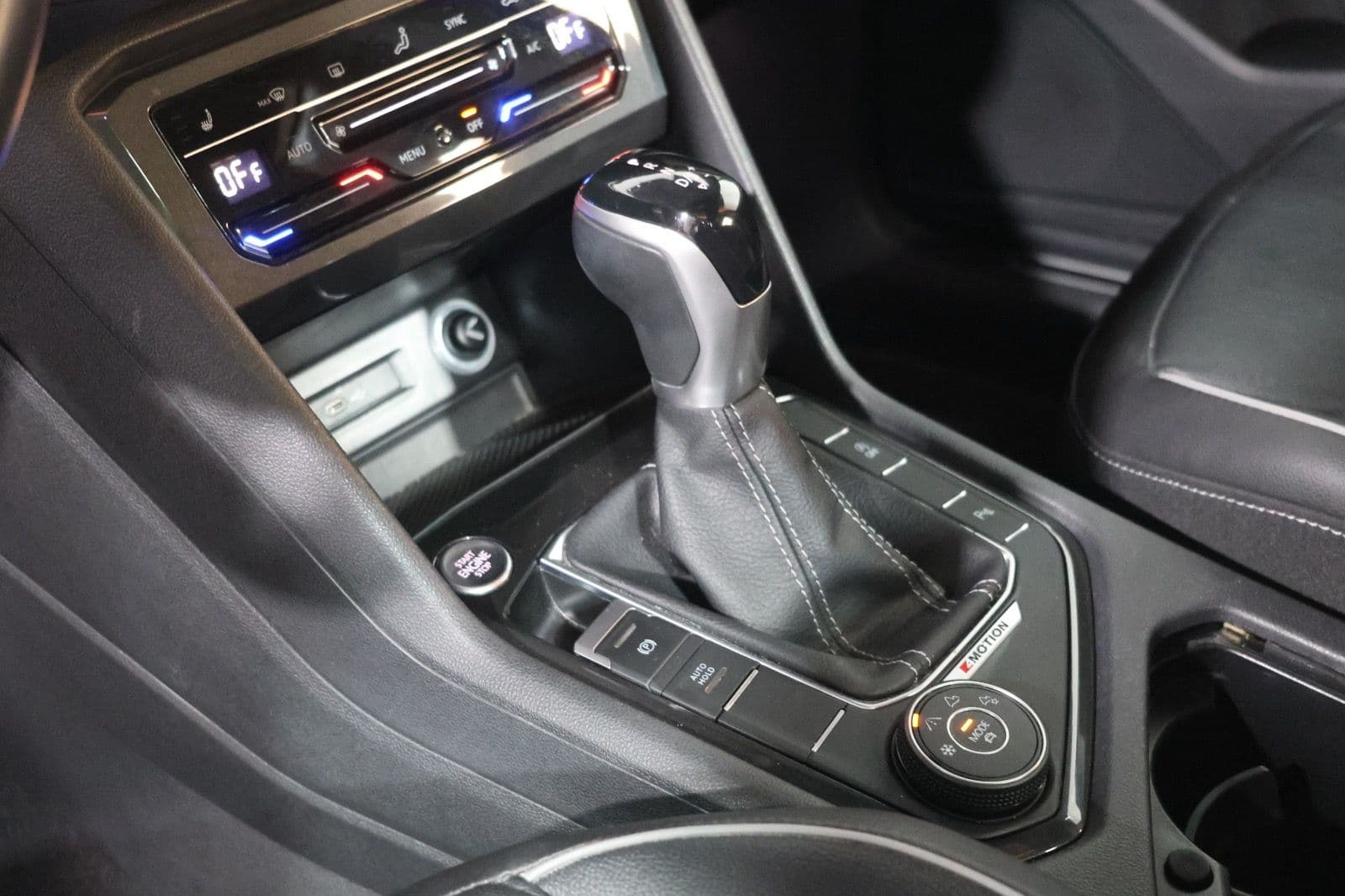 2021 Volkswagen Tiguan R-Line  - Thumbnail 11