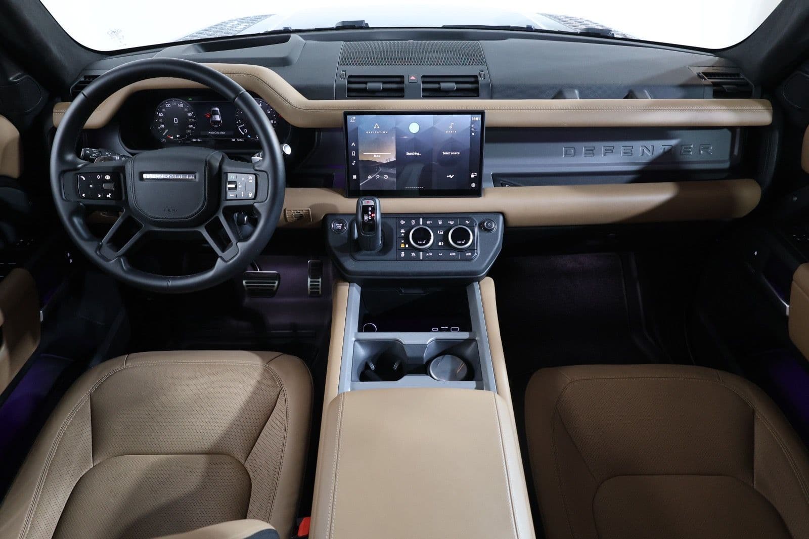 2025 Land Rover Defender 110 V8 Edition P525 GCC Specs - Thumbnail 10