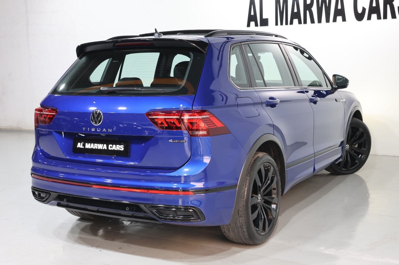 2021 Volkswagen Tiguan R-Line  - Thumbnail 3