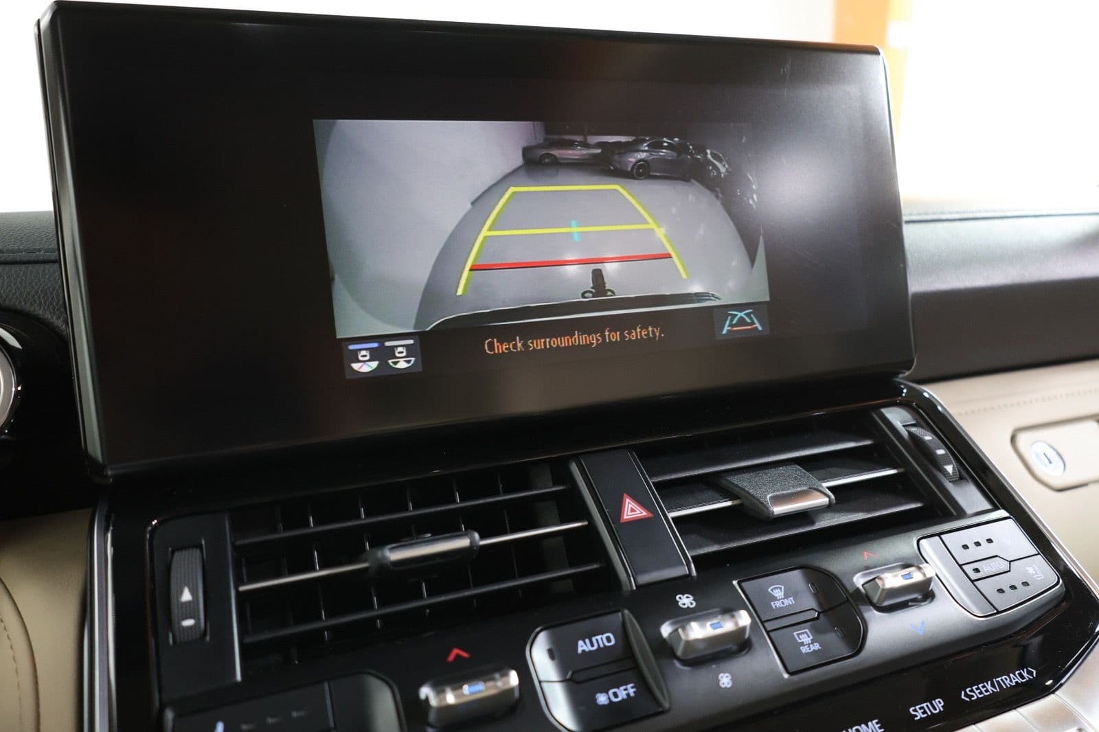Pristine 2023 Toyota Land Cruiser VXR in impeccable condition GCC Specs - Thumbnail 9