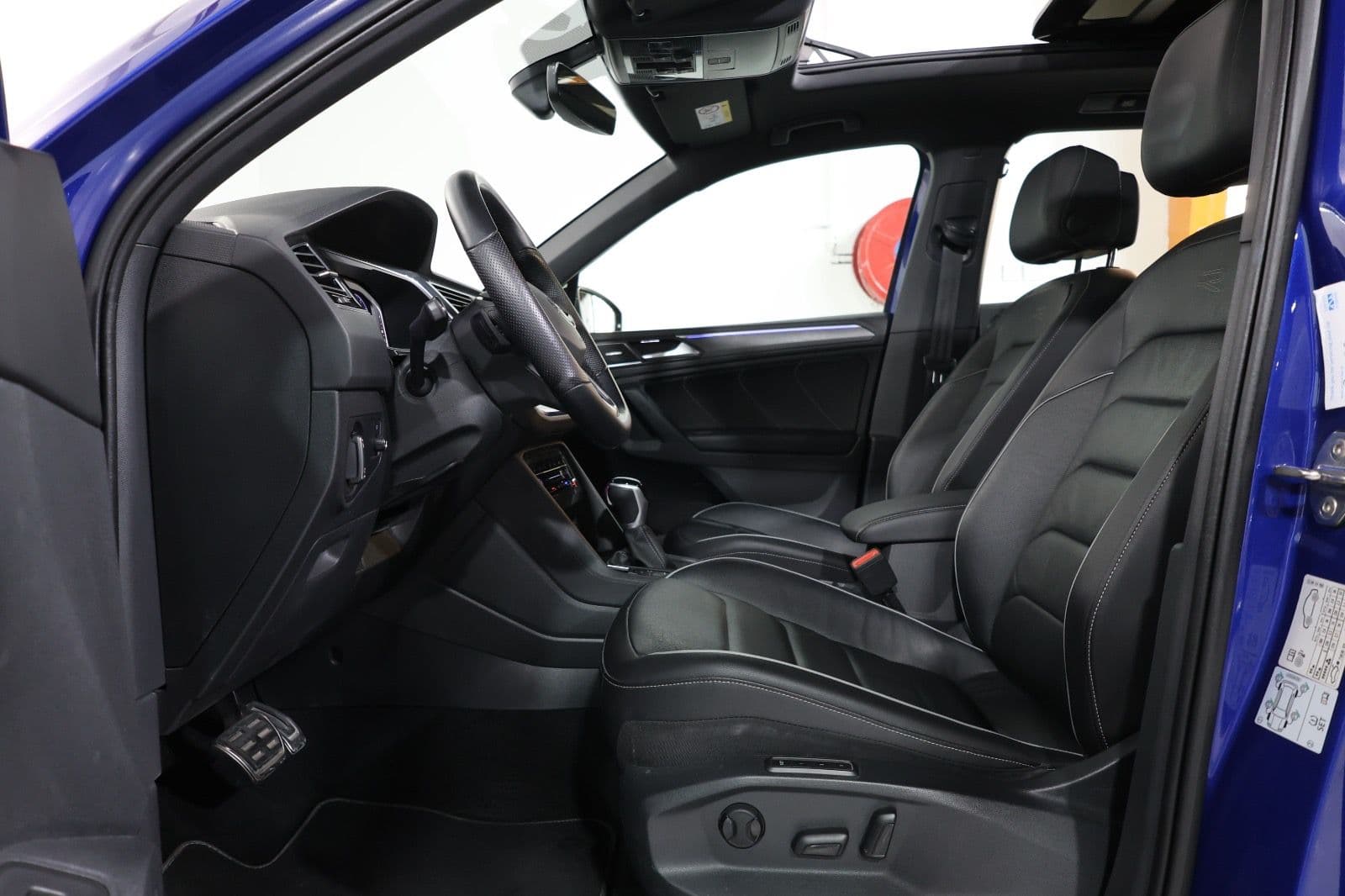 2021 Volkswagen Tiguan R-Line  - Thumbnail 9