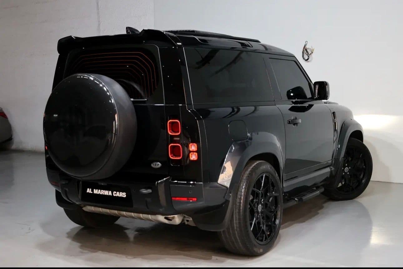 2023 Land Rover Defender 90 SE P 400  -GCC-spec vehicle  -Under warranty & service - Thumbnail 7