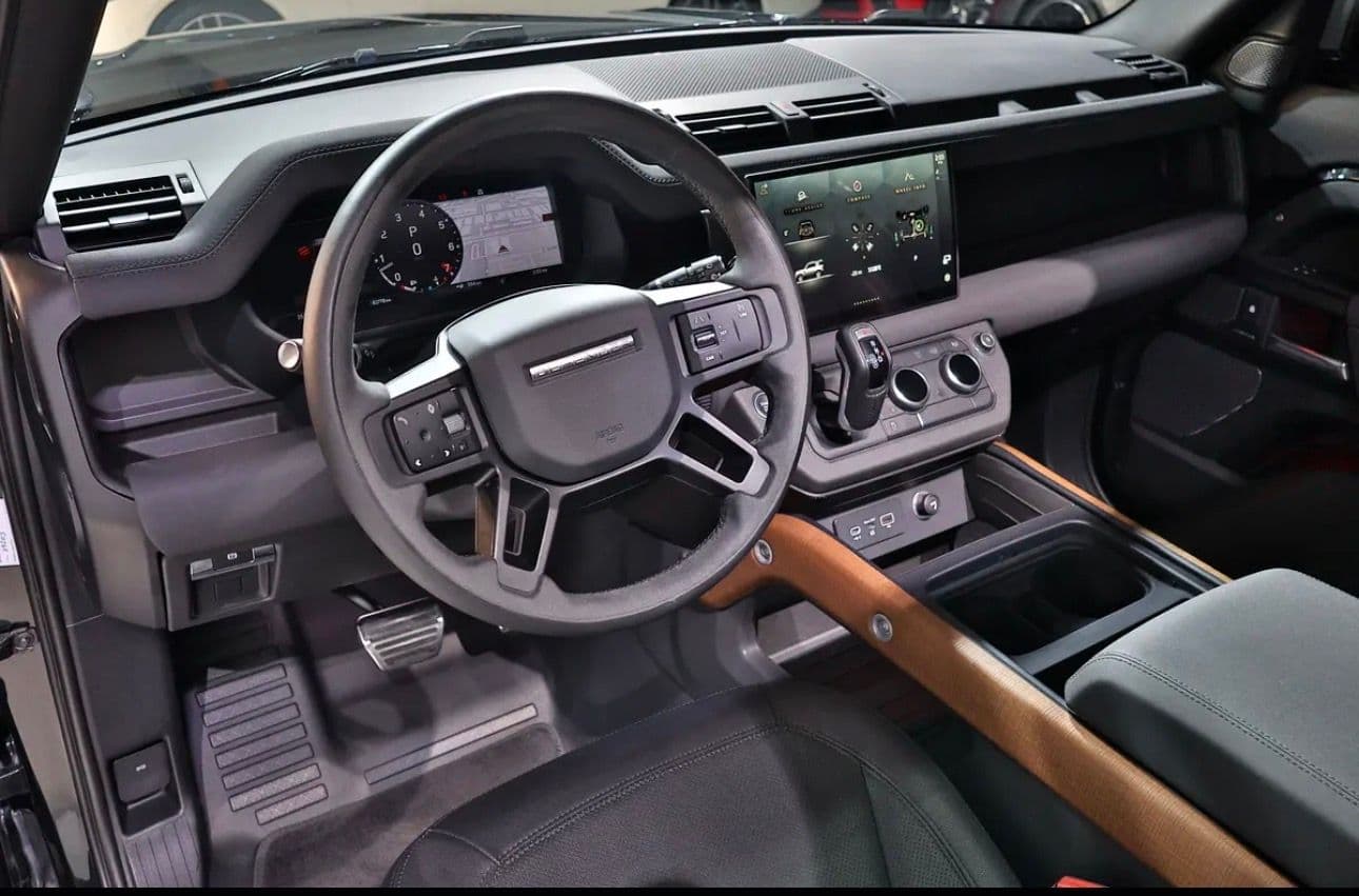 2023 Land Rover Defender 90 SE P 400  -GCC-spec vehicle  -Under warranty & service - Thumbnail 12