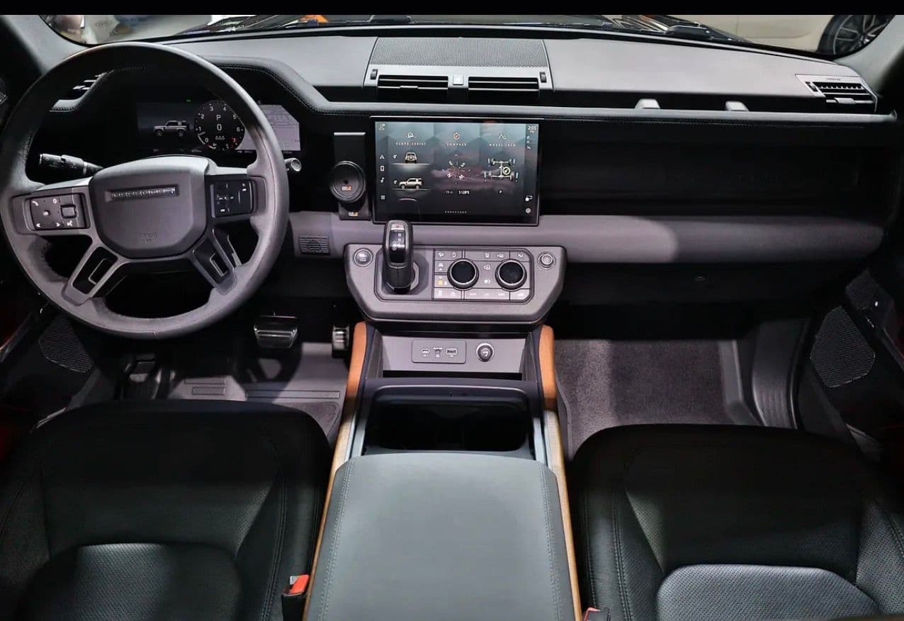 2023 Land Rover Defender 90 SE P 400  -GCC-spec vehicle  -Under warranty & service - Thumbnail 13