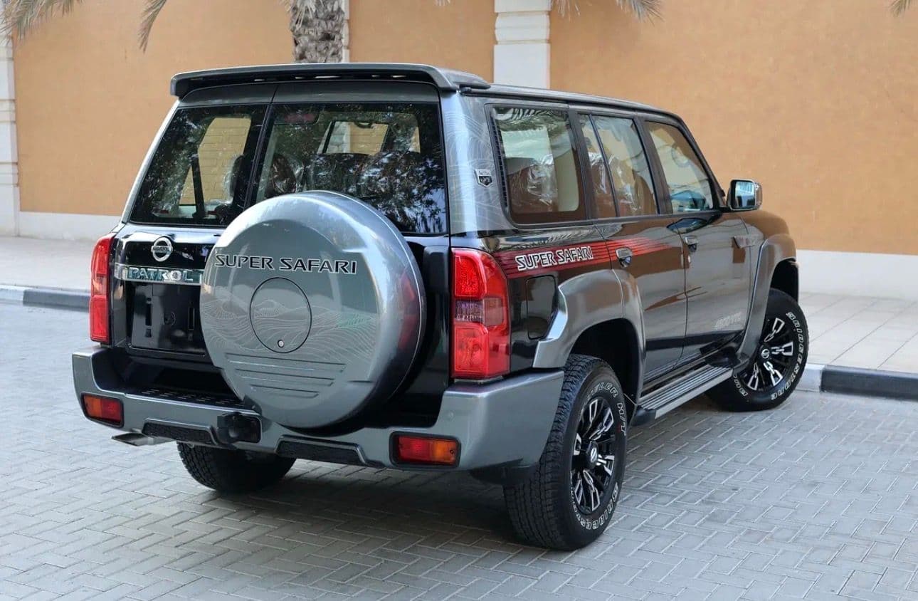  2024 Nissan Patrol Super Safari Al Ostoura edition-15000KM-gcc specs - Thumbnail 4