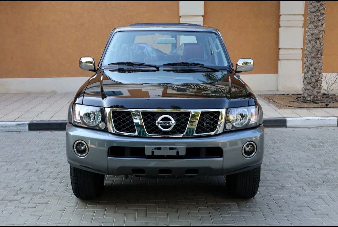  2024 Nissan Patrol Super Safari Al Ostoura edition-15000KM-gcc specs - Thumbnail 5