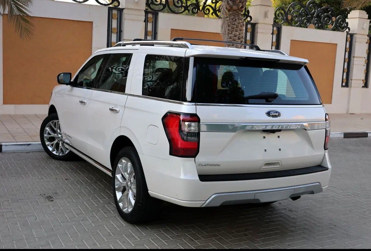 Ford Expedition-Platinum 3.5L  -96000 KM   -GCC SPECS - Thumbnail 3