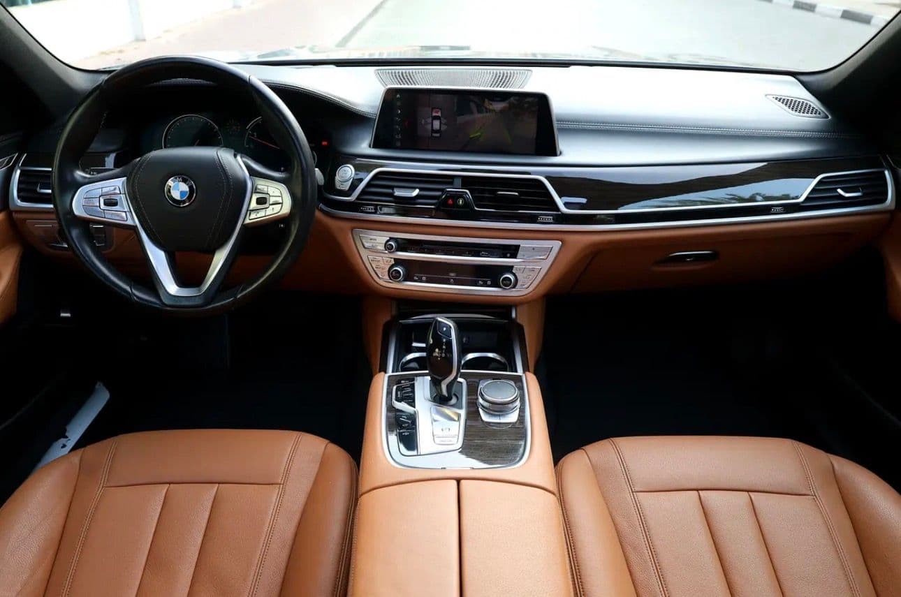 BMW 7 SERIES-730LI-2019 - Mileage 112000KM - Excellent Condition - GCC Specifications - Thumbnail 12