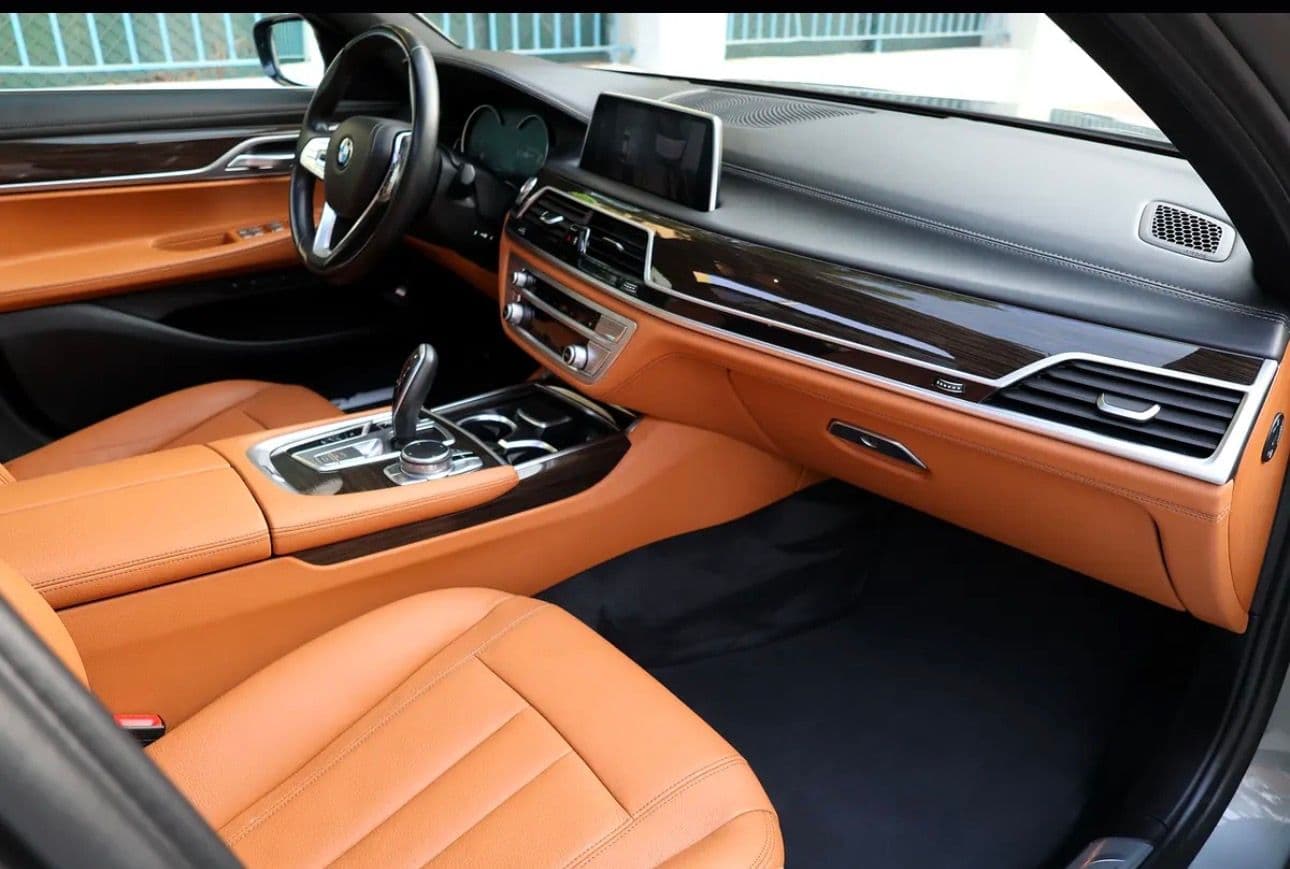 BMW 7 SERIES-730LI-2019 - Mileage 112000KM - Excellent Condition - GCC Specifications - Thumbnail 14