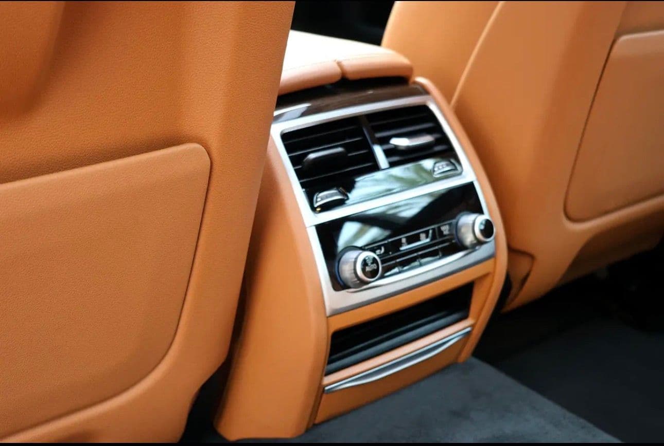 BMW 7 SERIES-730LI-2019 - Mileage 112000KM - Excellent Condition - GCC Specifications - Thumbnail 15