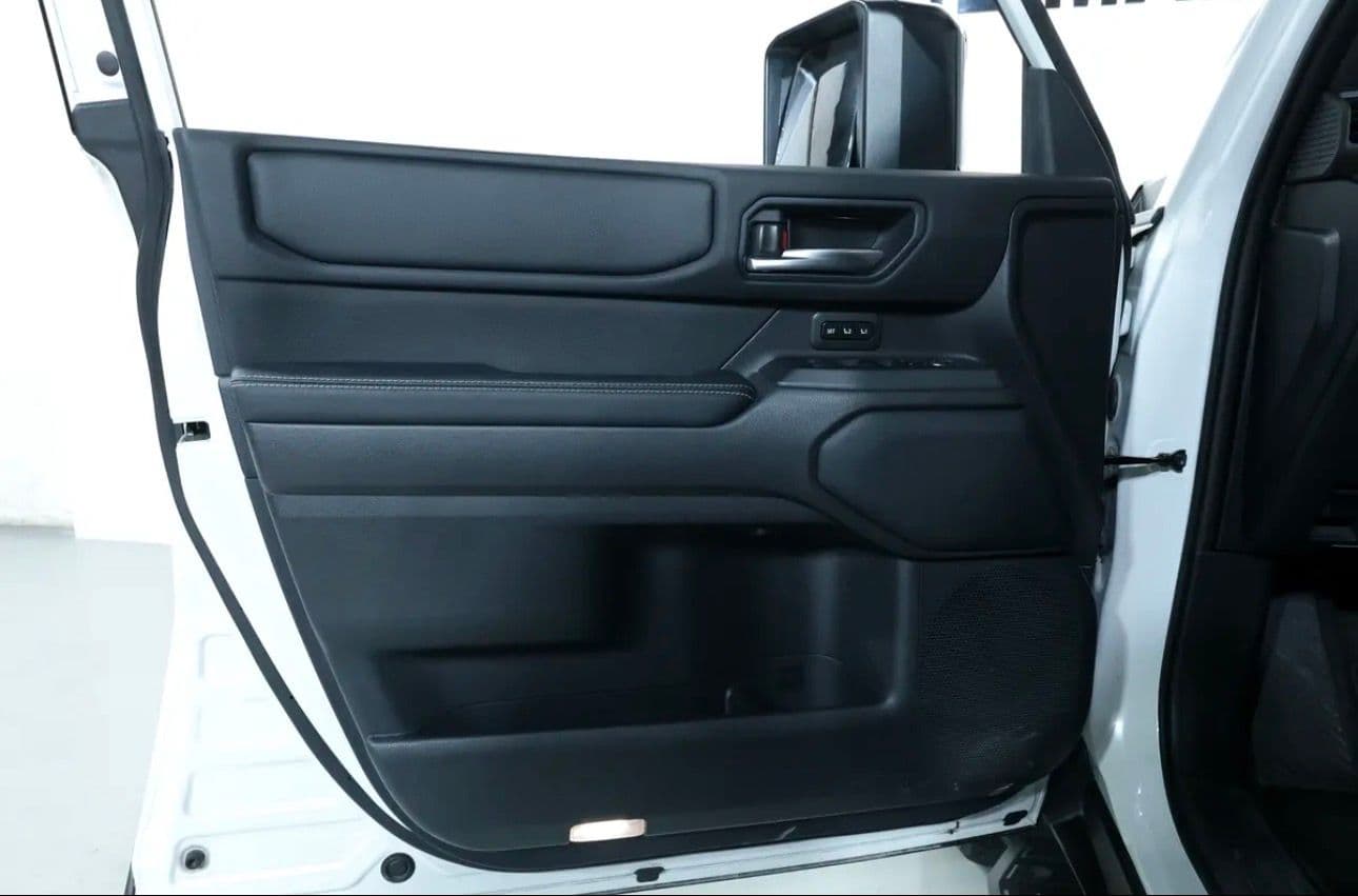 brand new 2024 Toyota Prado Adventure- GCC-spec  - Thumbnail 7