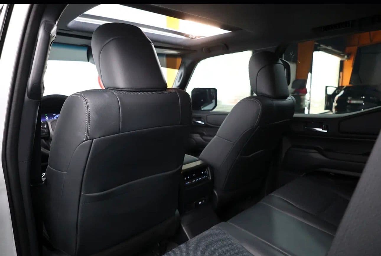 brand new 2024 Toyota Prado Adventure- GCC-spec  - Thumbnail 12