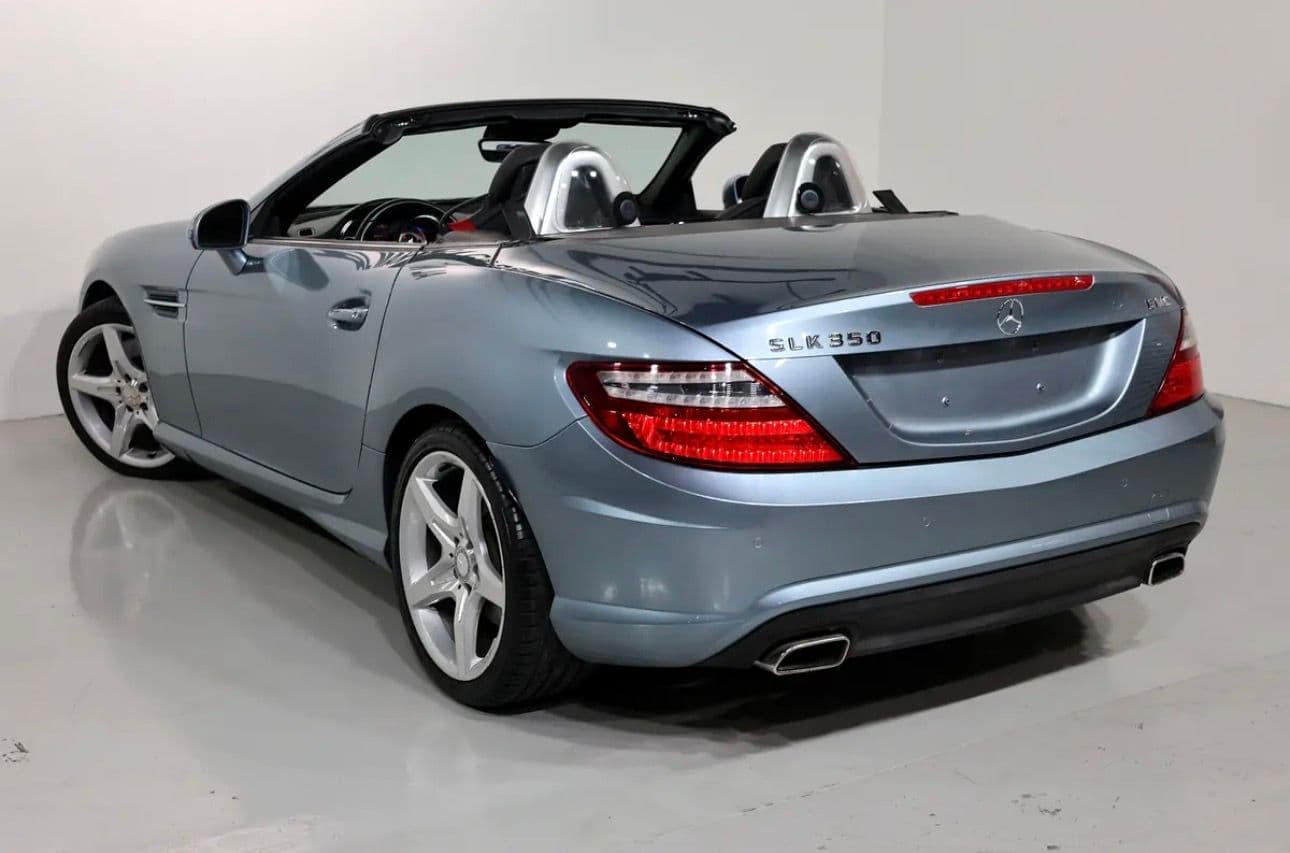 2012 Mercedes-Benz SLK 200 BlueEFFICIENCY -GCC specifications -Pristine condition  - Thumbnail 3