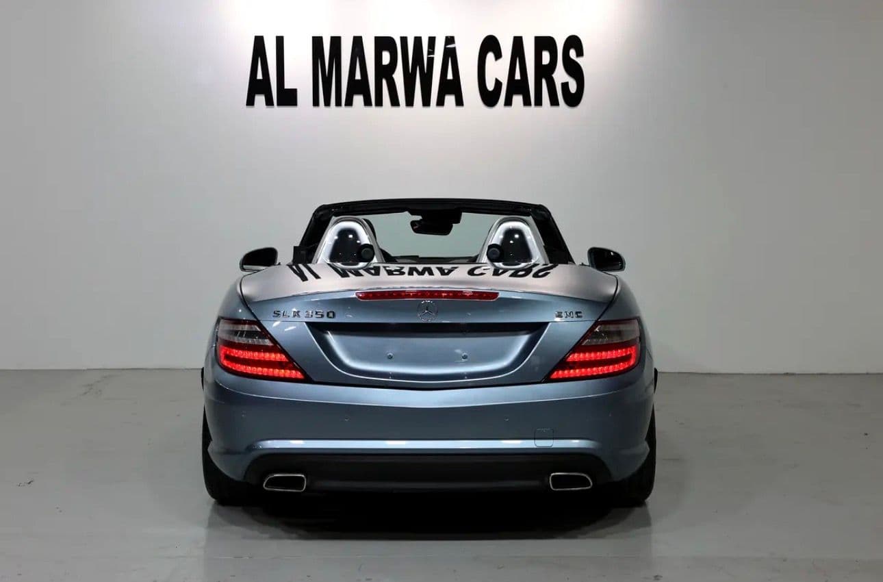 2012 Mercedes-Benz SLK 200 BlueEFFICIENCY -GCC specifications -Pristine condition  - Thumbnail 7