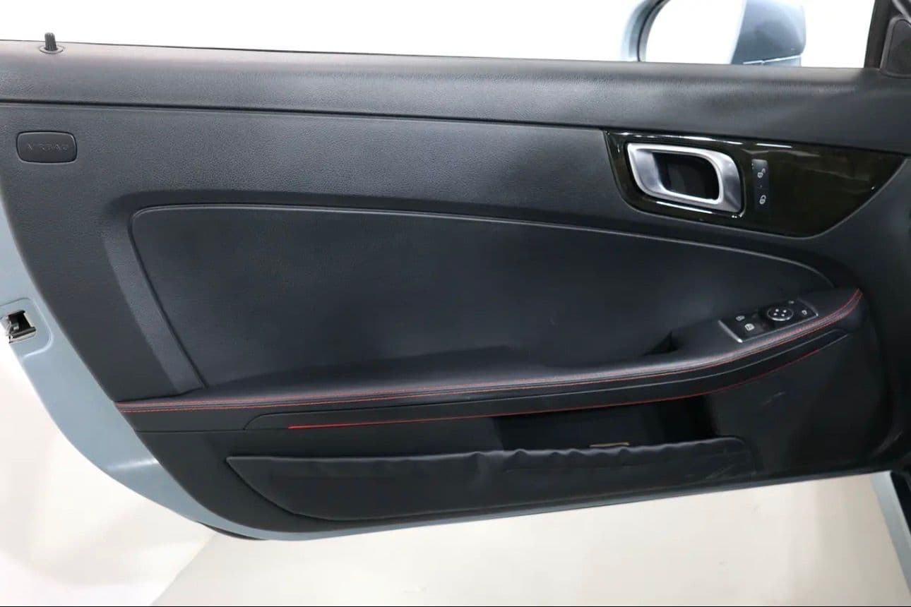 2012 Mercedes-Benz SLK 200 BlueEFFICIENCY -GCC specifications -Pristine condition  - Thumbnail 8