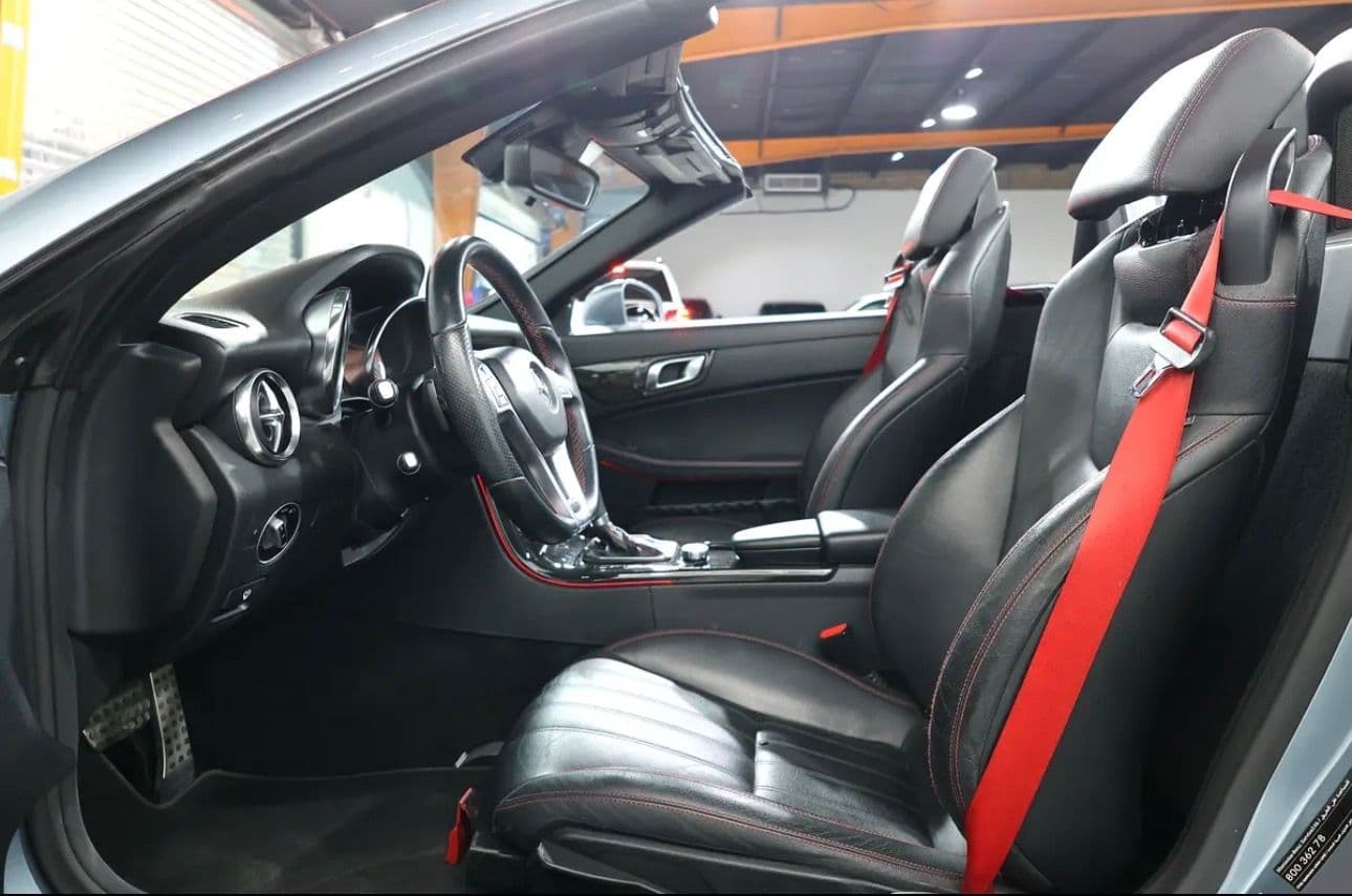 2012 Mercedes-Benz SLK 200 BlueEFFICIENCY -GCC specifications -Pristine condition  - Thumbnail 12
