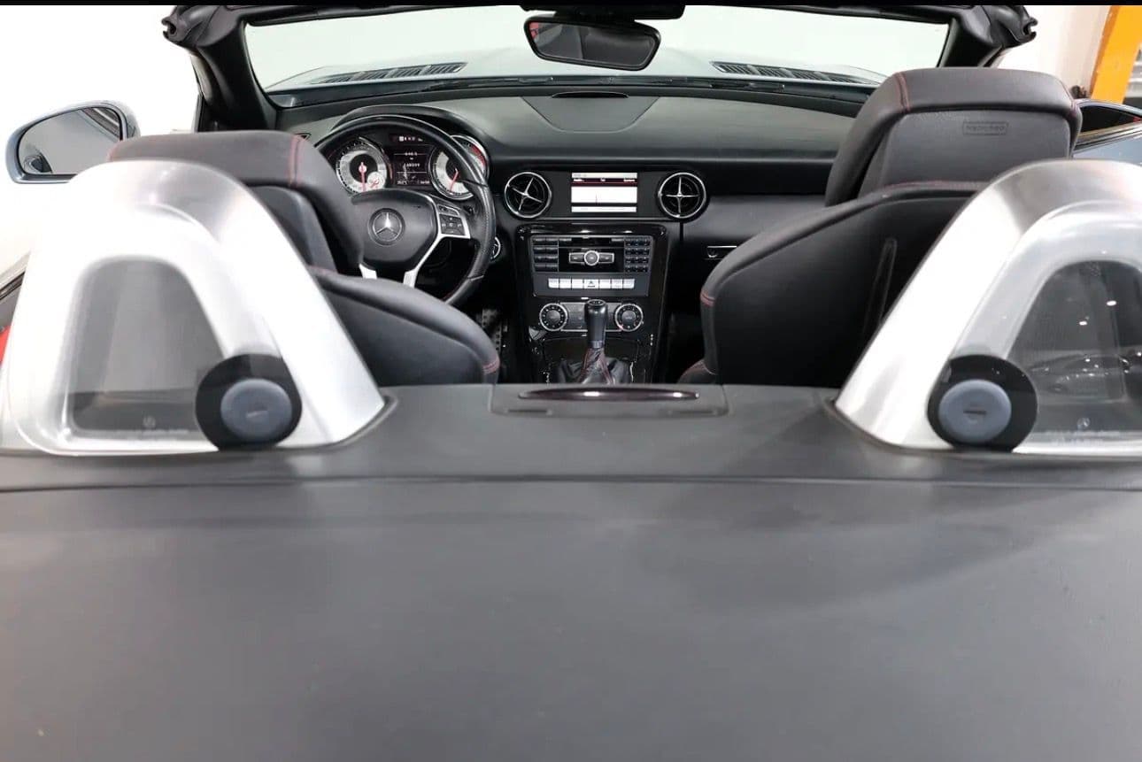 2012 Mercedes-Benz SLK 200 BlueEFFICIENCY -GCC specifications -Pristine condition  - Thumbnail 15