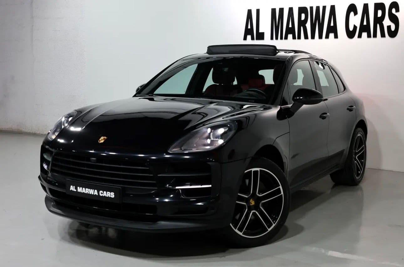 2020 Porsche Macan in pristine condition -GCC spec - Thumbnail 2