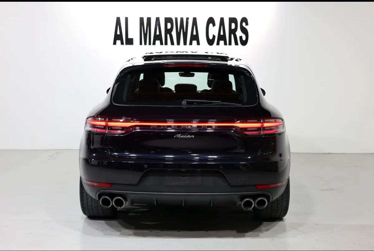 2020 Porsche Macan in pristine condition -GCC spec - Thumbnail 7