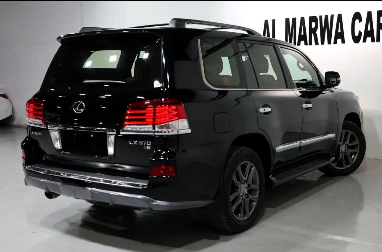 2015 Lexus LX 570 Signature -GCC Specs-219000km-Pristine condition - Thumbnail 3