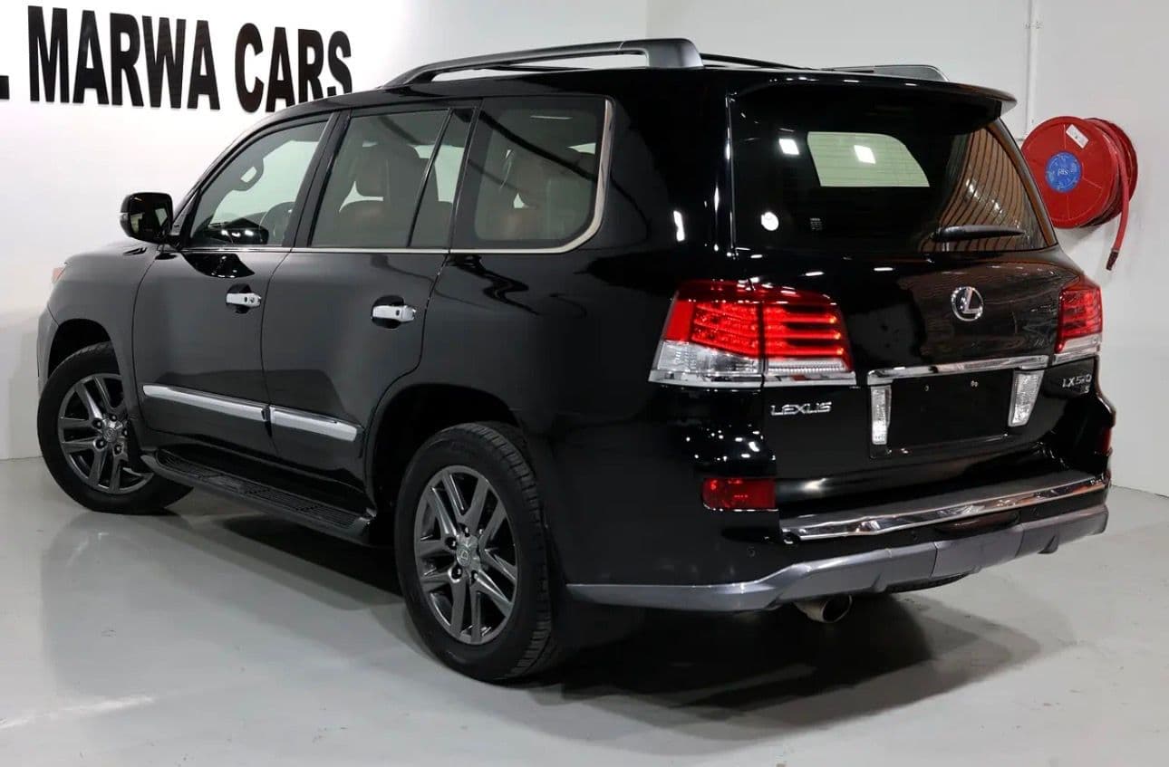 2015 Lexus LX 570 Signature -GCC Specs-219000km-Pristine condition - Thumbnail 4