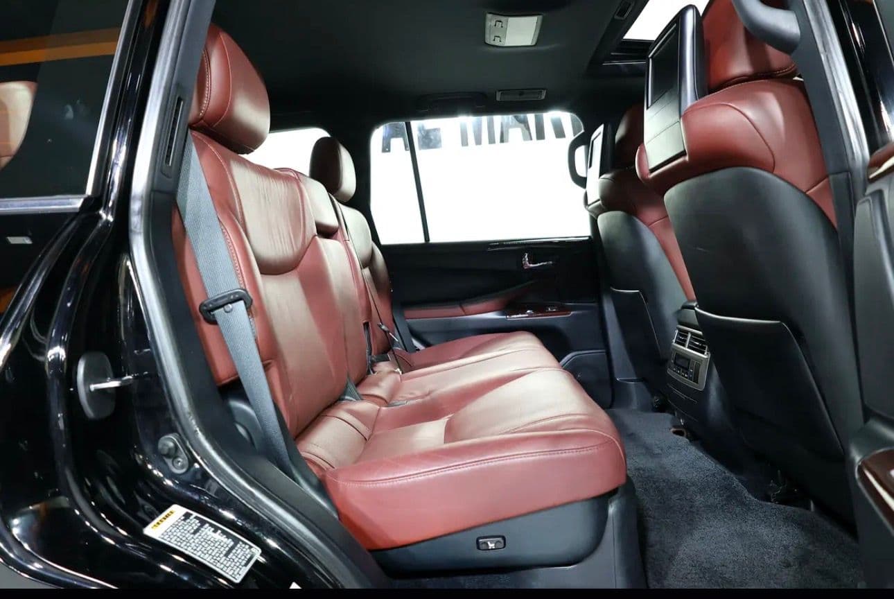 2015 Lexus LX 570 Signature -GCC Specs-219000km-Pristine condition - Thumbnail 16