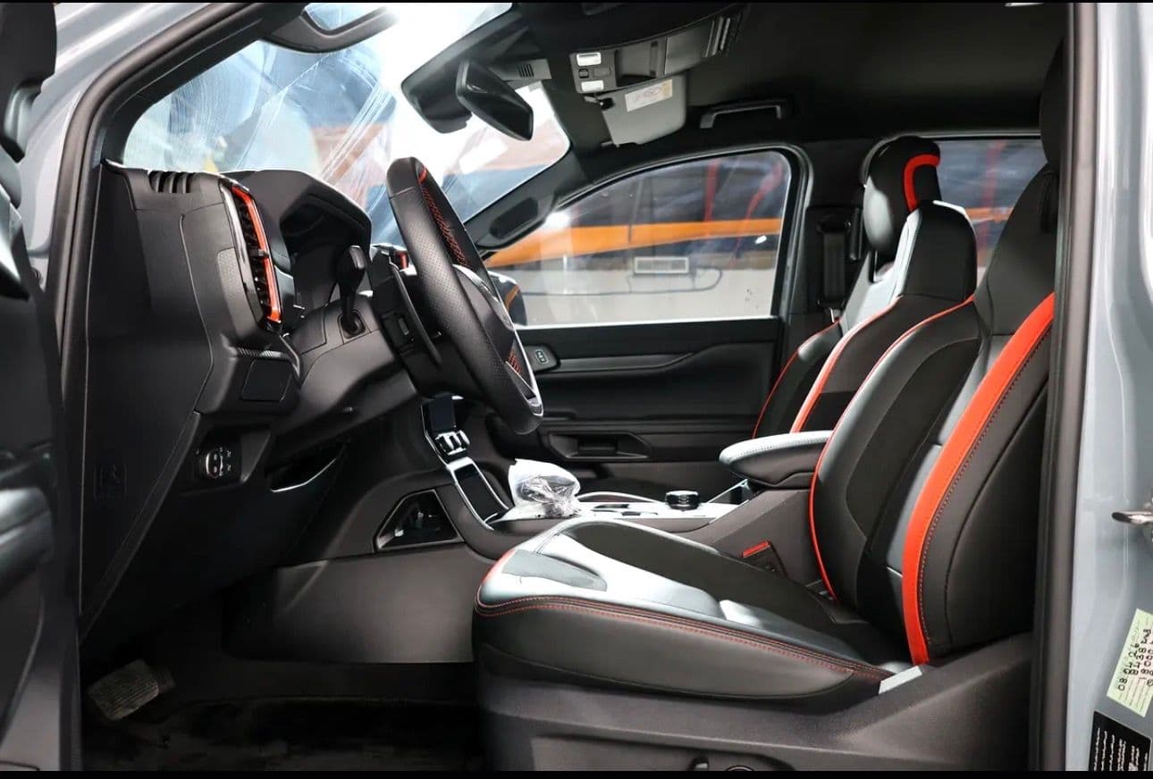 Ford Ranger Raptor 2025 GCC Specs  Under warranty & service - Thumbnail 9