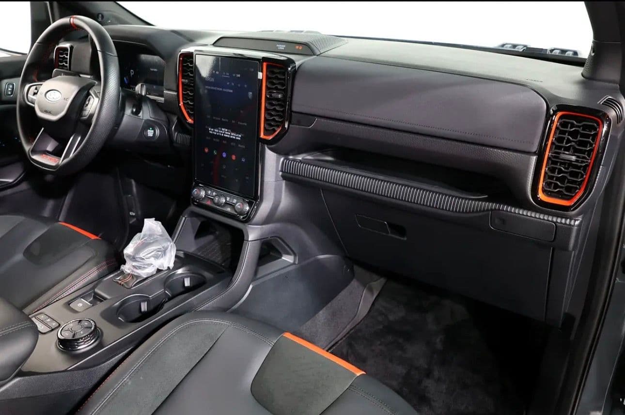 Ford Ranger Raptor 2025 GCC Specs  Under warranty & service - Thumbnail 12
