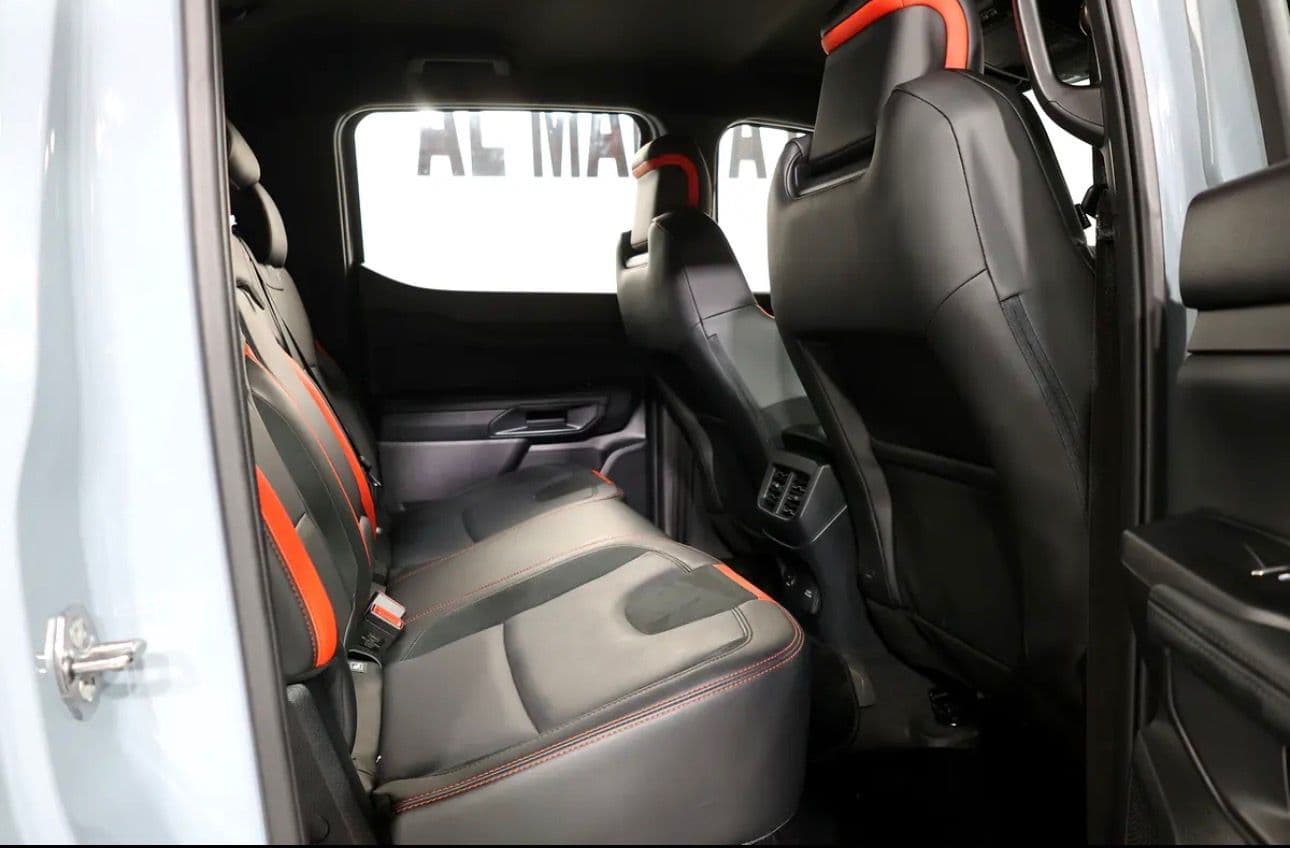 Ford Ranger Raptor 2025 GCC Specs  Under warranty & service - Thumbnail 15