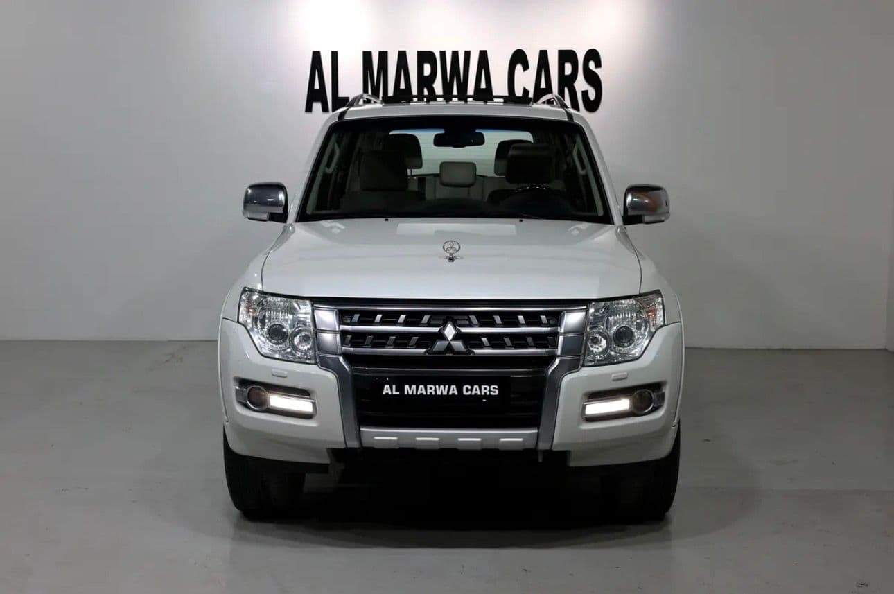 2016 Mitsubishi Pajero GLS Top Line  - accidents free -GCC Specs - Thumbnail 5