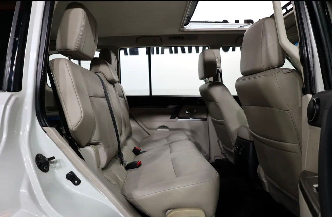 2016 Mitsubishi Pajero GLS Top Line  - accidents free -GCC Specs - Thumbnail 16