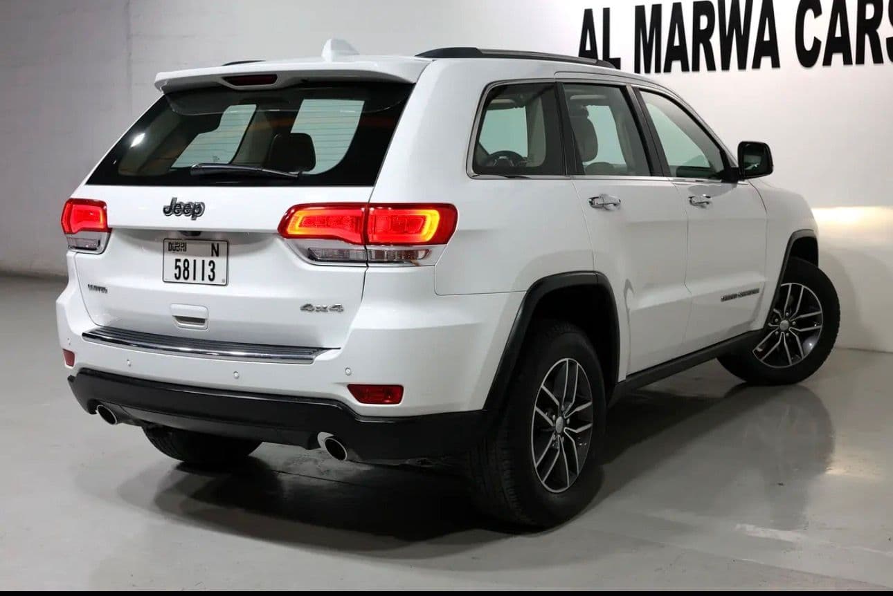 2018 Jeep Grand Cherokee Limited in excellent condition  - GCC  - Thumbnail 3