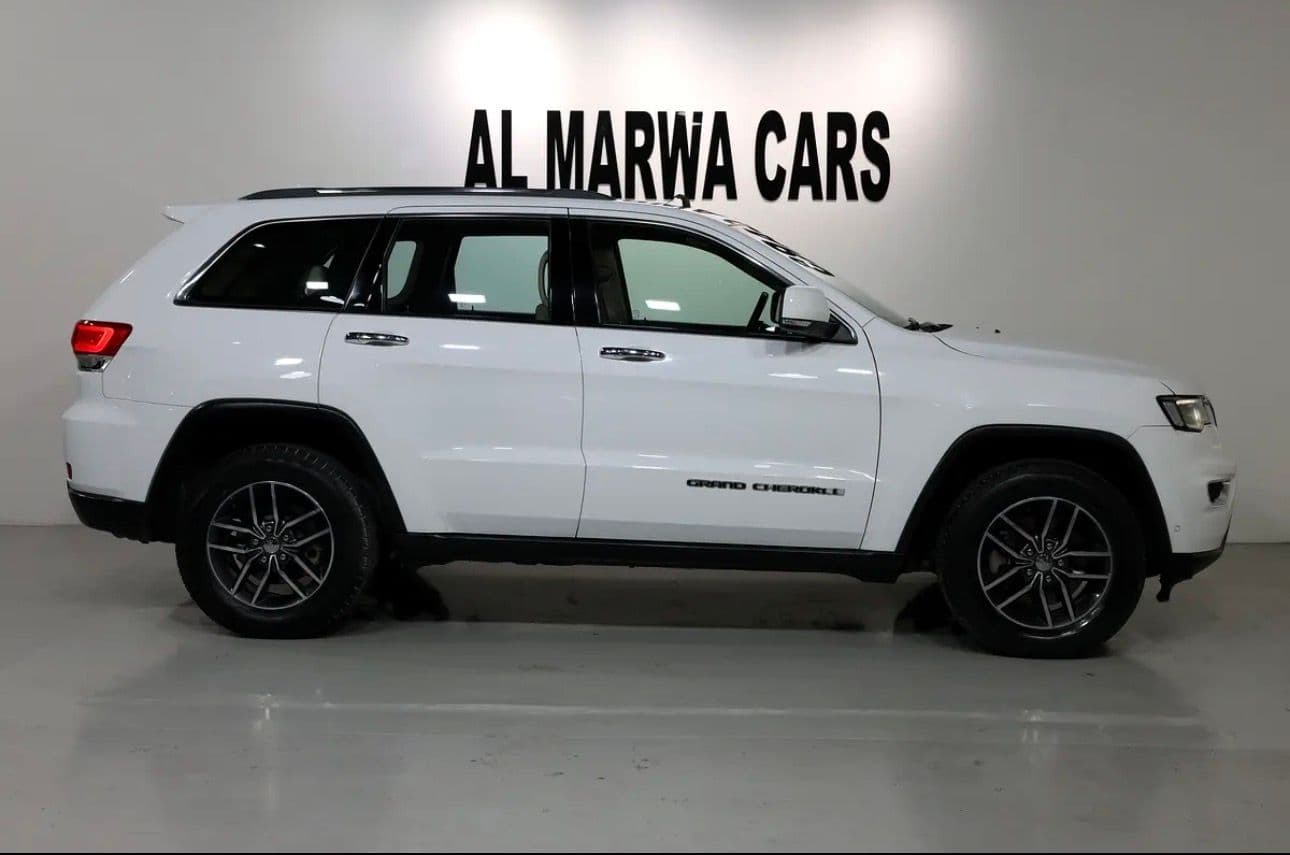 2018 Jeep Grand Cherokee Limited in excellent condition  - GCC  - Thumbnail 7