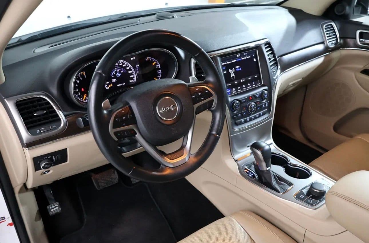 2018 Jeep Grand Cherokee Limited in excellent condition  - GCC  - Thumbnail 9