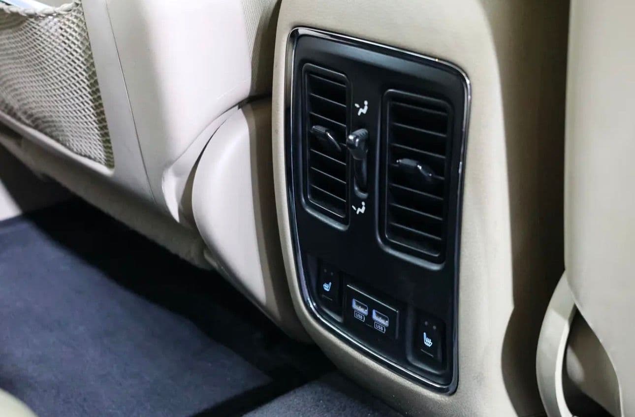 2018 Jeep Grand Cherokee Limited in excellent condition  - GCC  - Thumbnail 13