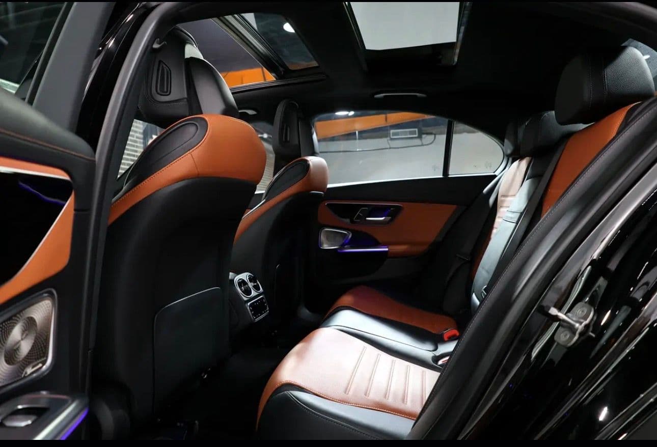 2024 Mercedes-Benz C200 -GCC specifications -54000 KM -UNDER WARRANTY & SERVICE CONTRACT  - Thumbnail 17