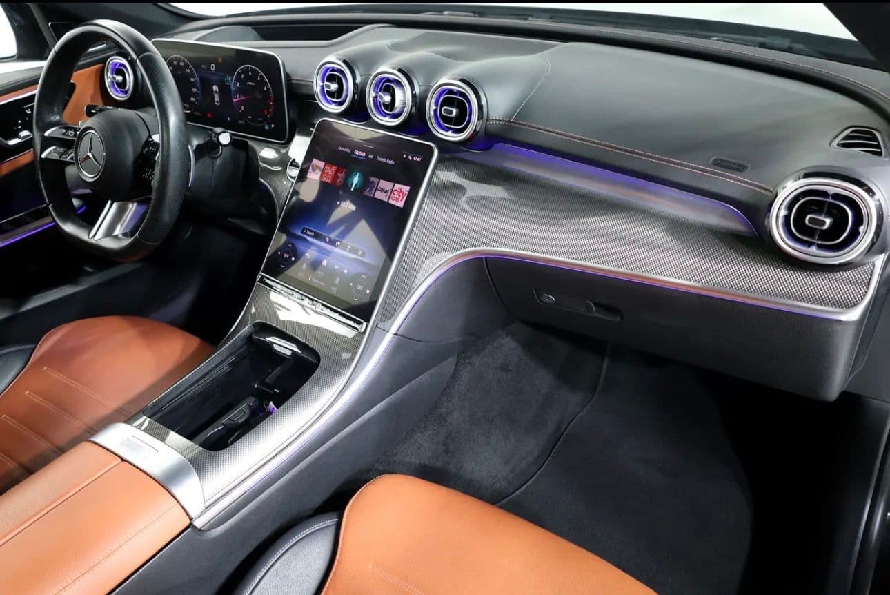 2024 Mercedes-Benz C200 -GCC specifications -54000 KM -UNDER WARRANTY & SERVICE CONTRACT  - Thumbnail 12