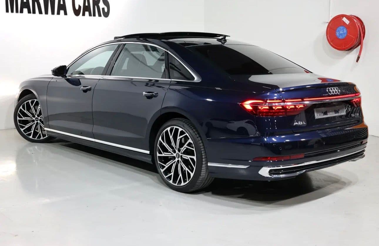 2022 Audi A8 L 55 TFSI quattro -92000KM-GCC specs-Excellent condition - Thumbnail 4