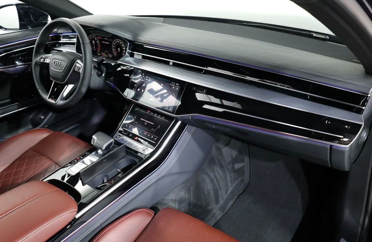 2022 Audi A8 L 55 TFSI quattro -92000KM-GCC specs-Excellent condition - Thumbnail 14
