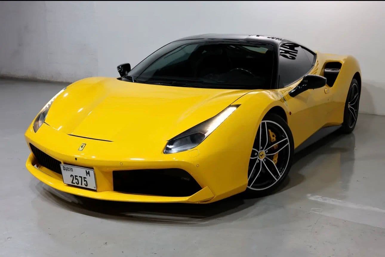 italian performance with this stunning  2016 Ferrari 488 GTB  -GCC-spec  -Only 29,000 km  - Thumbnail 2