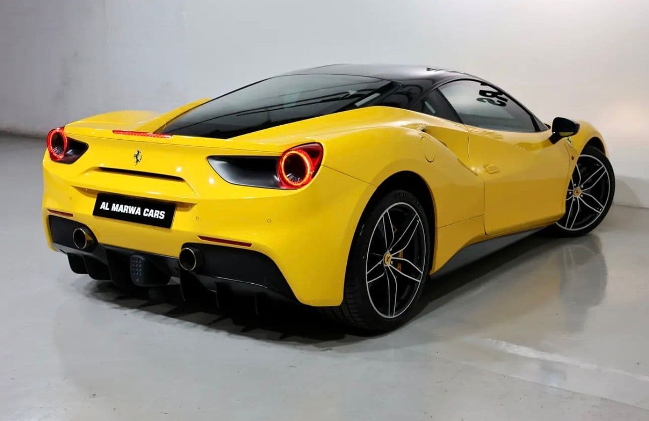 italian performance with this stunning  2016 Ferrari 488 GTB  -GCC-spec  -Only 29,000 km  - Thumbnail 4