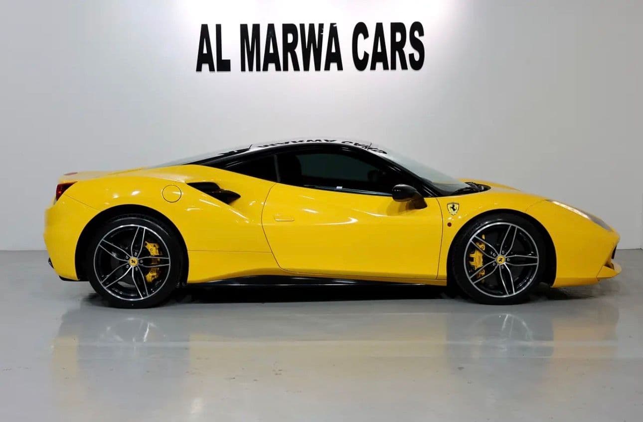 italian performance with this stunning  2016 Ferrari 488 GTB  -GCC-spec  -Only 29,000 km  - Thumbnail 7