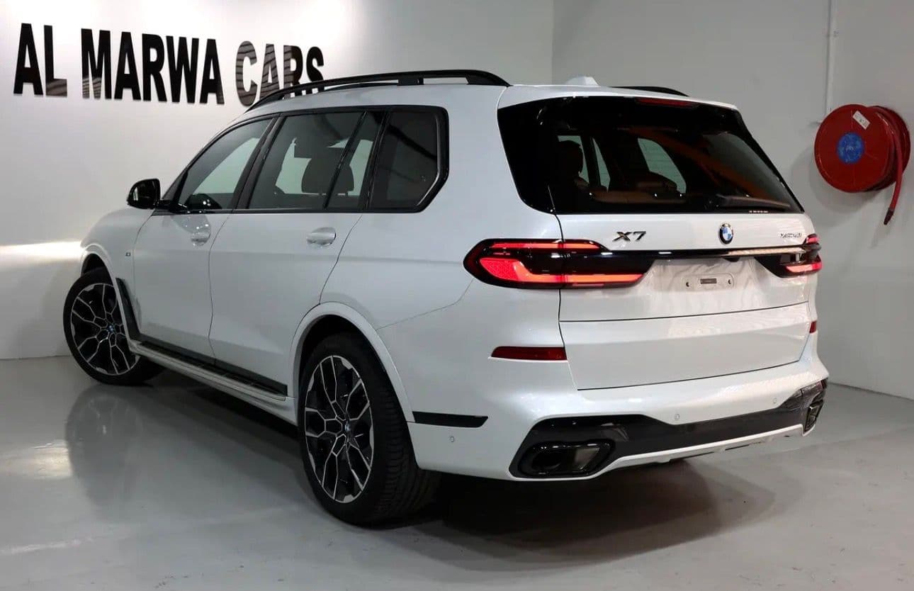 2024 BMW X7 xDrive40i GCC specifications pristine condition - Thumbnail 4