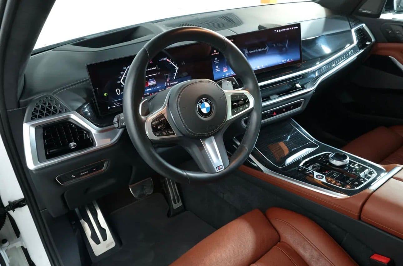 2024 BMW X7 xDrive40i GCC specifications pristine condition - Thumbnail 10