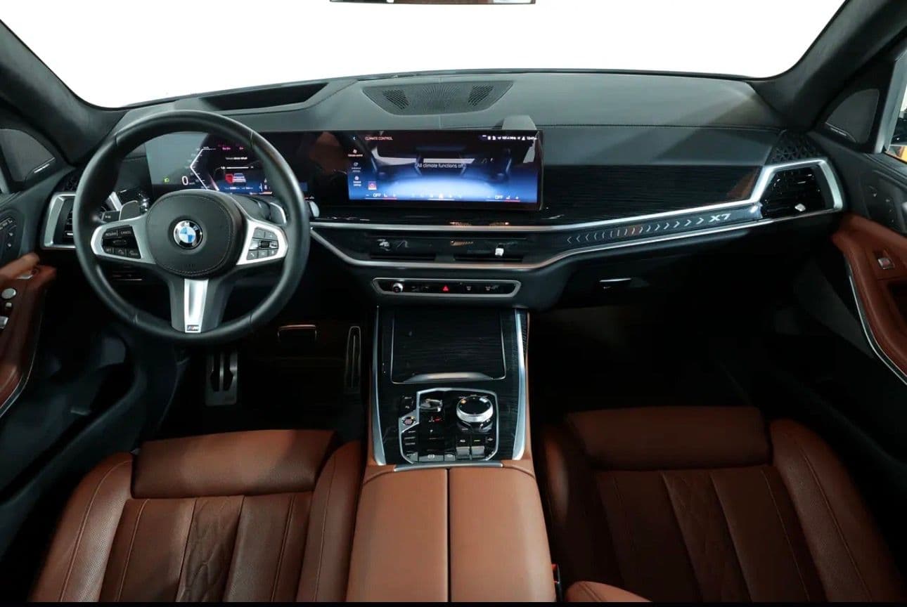 2024 BMW X7 xDrive40i GCC specifications pristine condition - Thumbnail 11