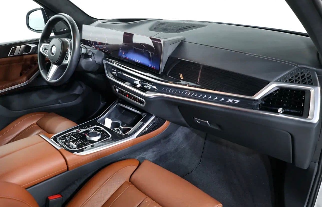 2024 BMW X7 xDrive40i GCC specifications pristine condition - Thumbnail 13