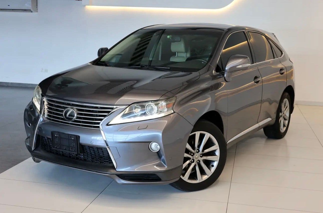 2013 Lexus RX 350 Platinum in excellent condition. This GCC spec  - SUV  - Image 1